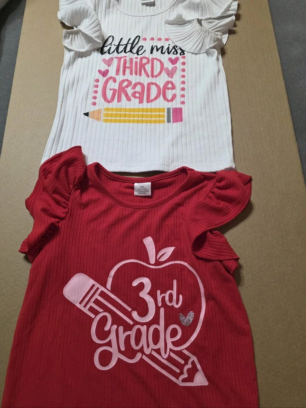 Cute 2 Girls' 3rd Grade Ruffle Sleeve Top - Red